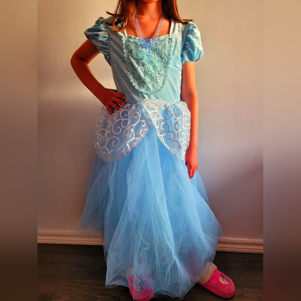 Blue dress, size 8-9